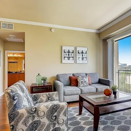 Frontdesk Oakwood Residence Apts Uptown Dallas